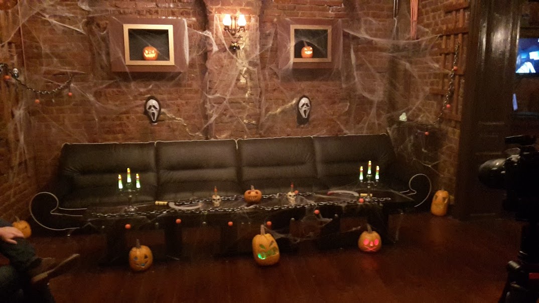 Ti-ai facut stocul de folie magnetica pentru Halloween
