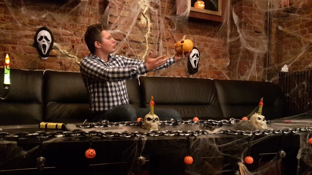 Ti-ai facut stocul de folie magnetica pentru Halloween