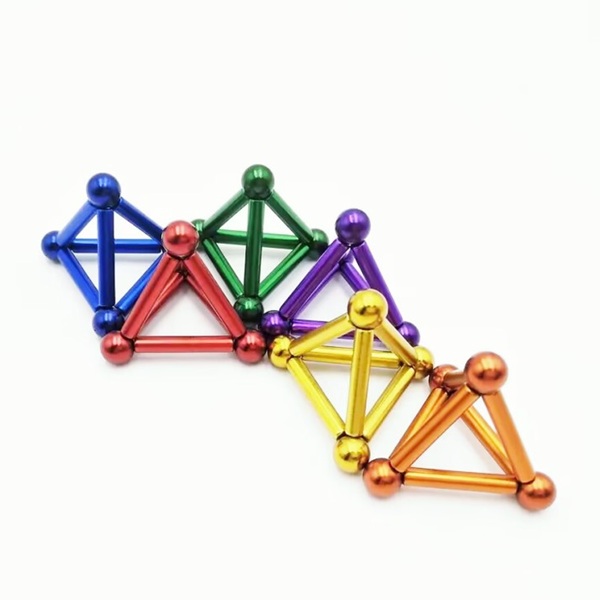 Buckybars, 63 piese - set colorat 36 cilindri magnetici si 27 sfere metalice